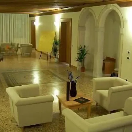 לינה וארוחת בוקר Domus Orsoni